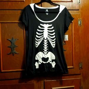 BNWT Made Right skeleton top sz XL (juniors) runs small